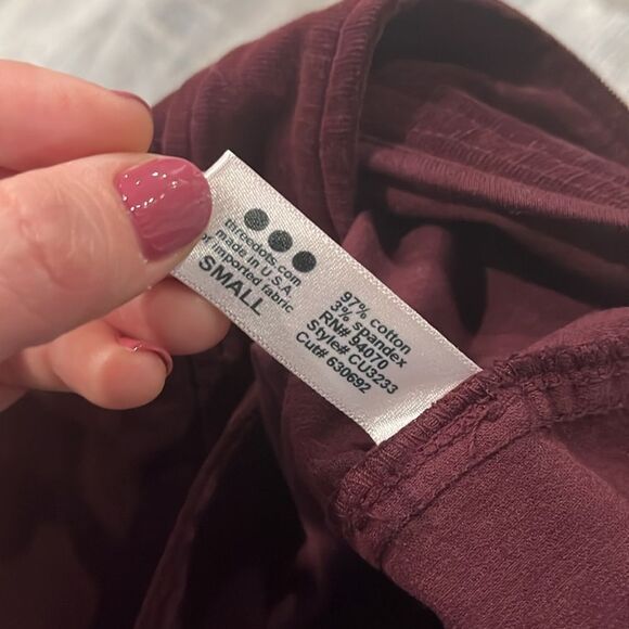Nordstrom NWOT Three Dot burgundy a-line corduroy mini skit gold buttons - small - Picture 9 of 9